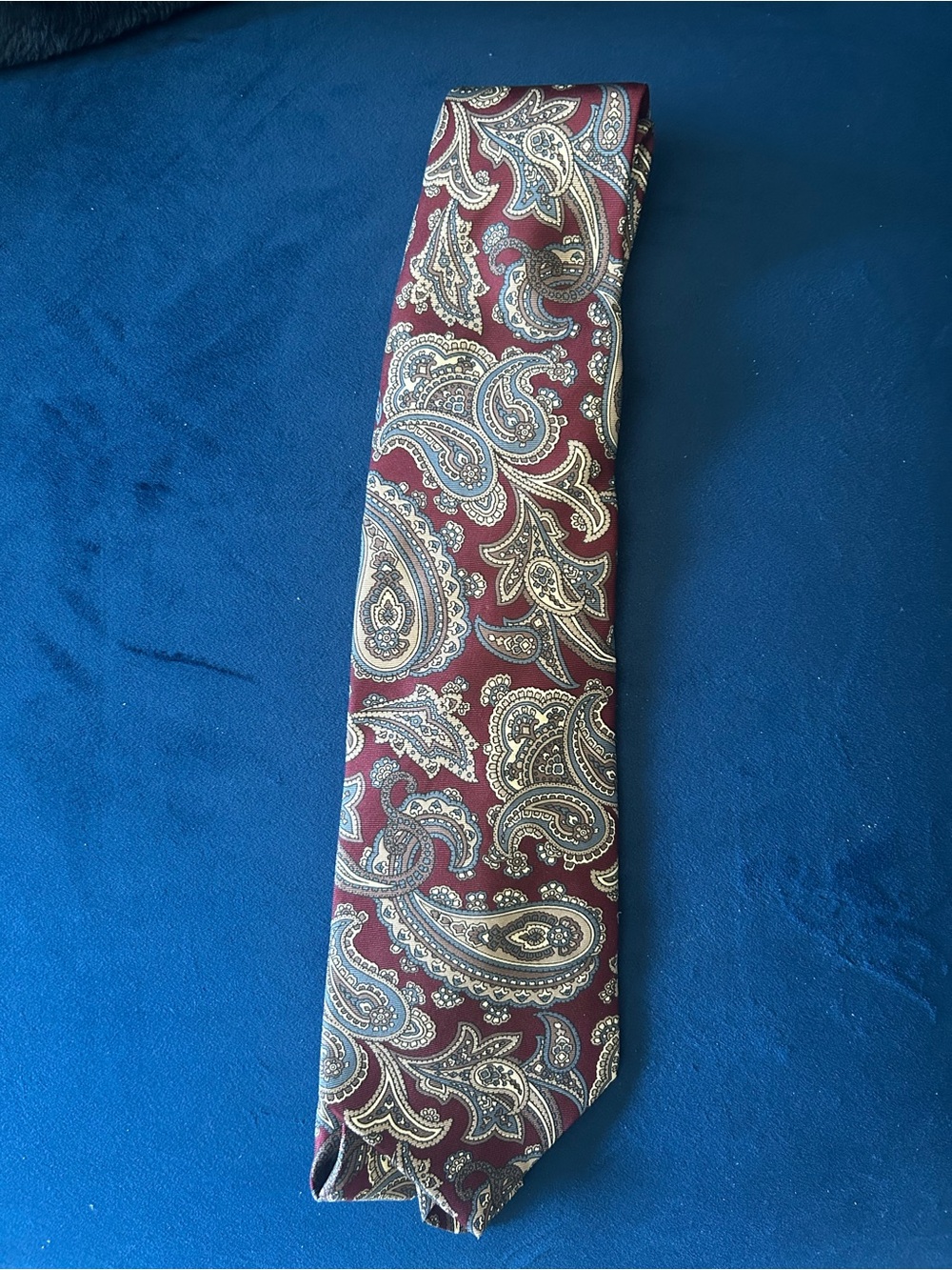 Men's Burgundy Paisley Silk Tie - Classic Formal Accessory